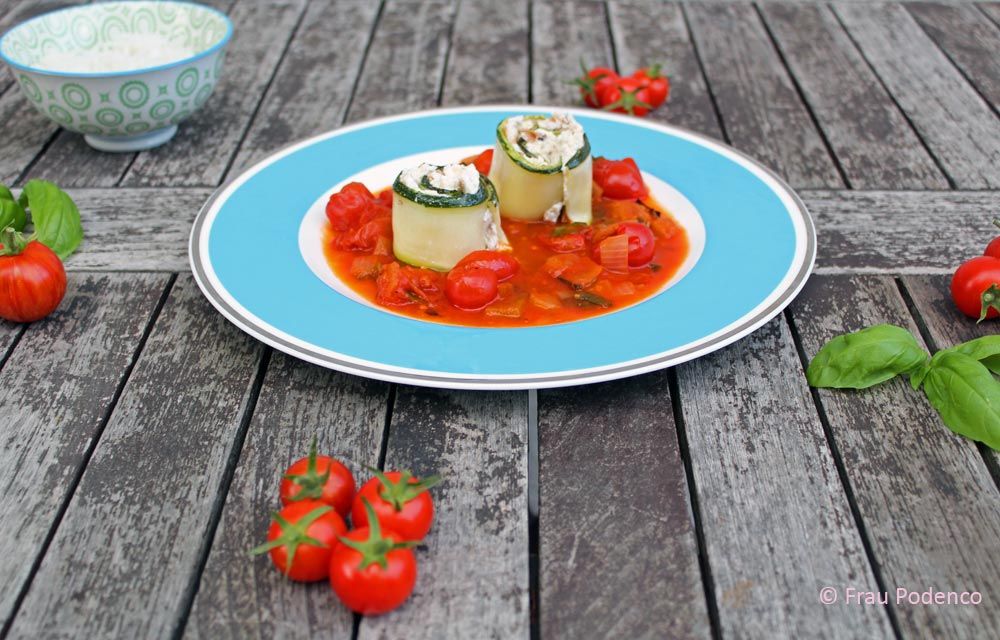 Rezeptbild: Zucchini-Röllchen mit Ziegenfrischkäse gefüllt