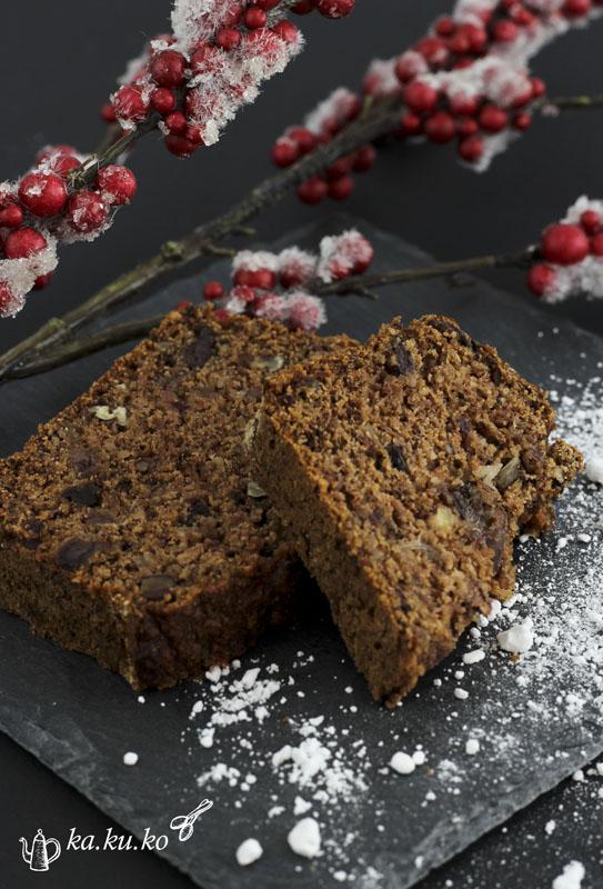 Rezeptbild: Frühstückskuchen mit Rumfrüchten und Nüssen
