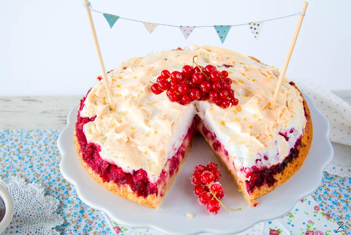 Rezeptbild: Johannisbeerkuchen mit Baiserhaube