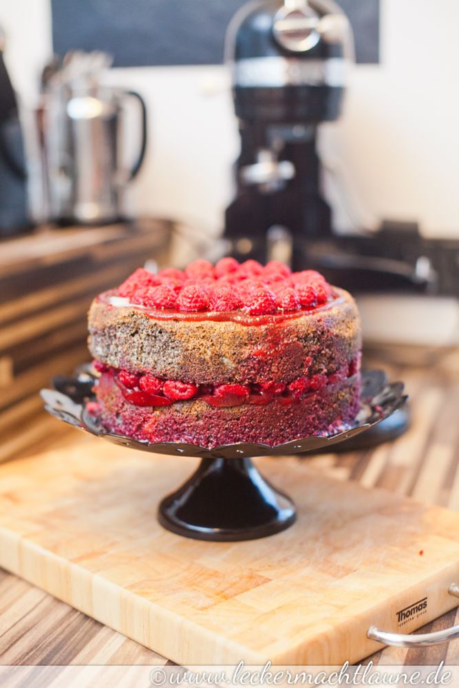 Rezeptbild: Mohntorte mit Himbeeren
