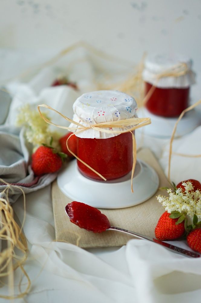 Rezeptbild: Sternchenmarmelade {Erdbeere & Holunder}