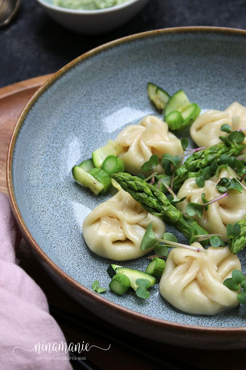 Rezeptbild: Gedämpfte Teigtaschen mit Spargel-Zucchini-Füllung – Dumplings
