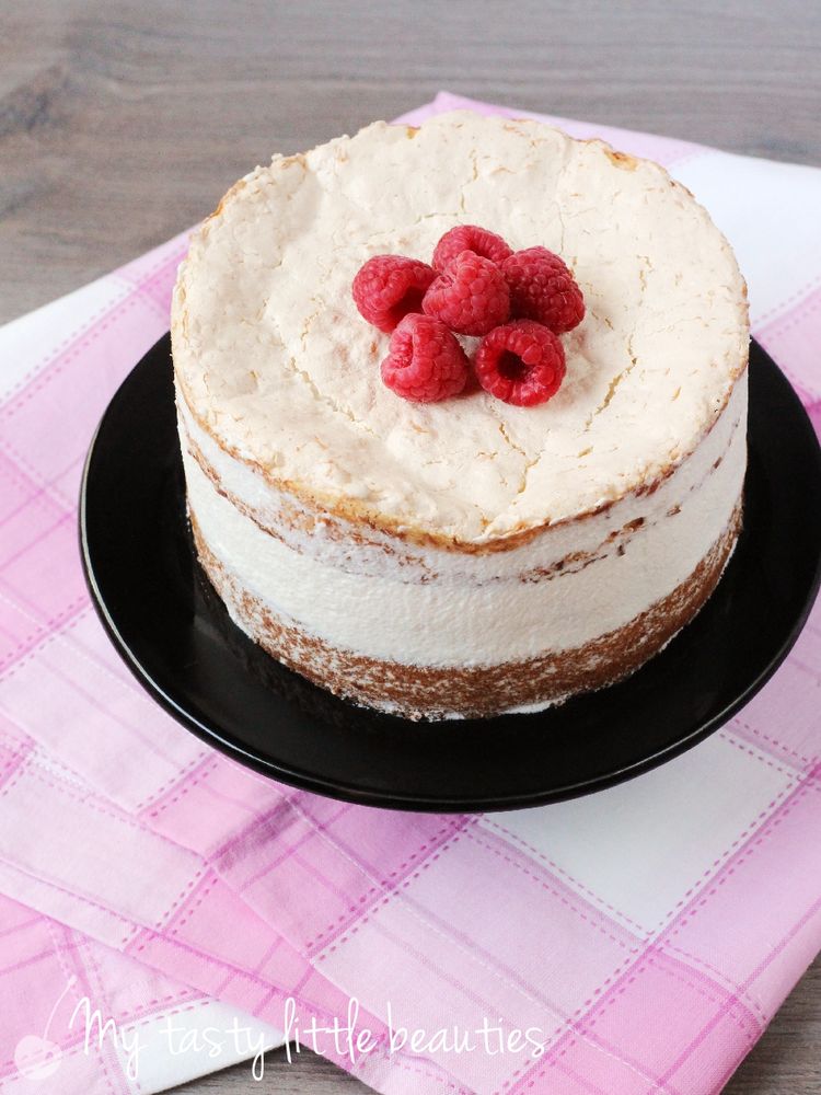 Rezeptbild: Himbeertorte mit Kokosbaiser