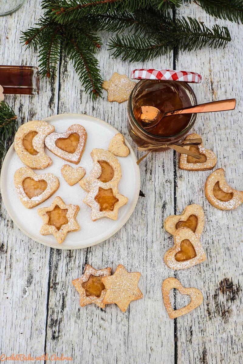 Rezeptbild: Spitzbuben mit selbstgemachtem Glühweingelee