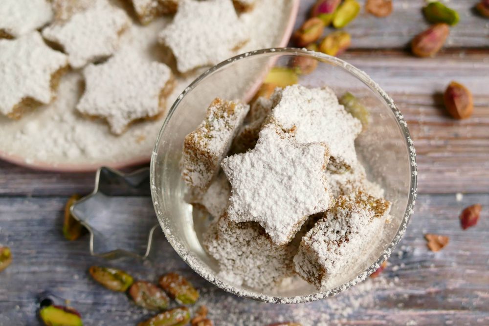 Rezeptbild: Kardamom-Sterne mit Pistazien, Orange und Mandeln