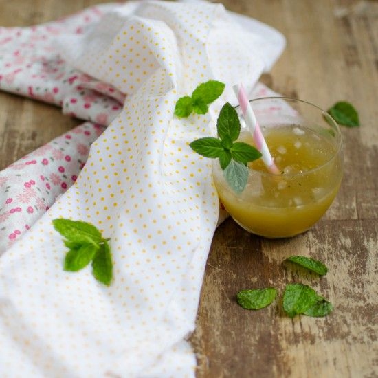 Rezeptbild: Ananas-Julep mit Minzzucker
