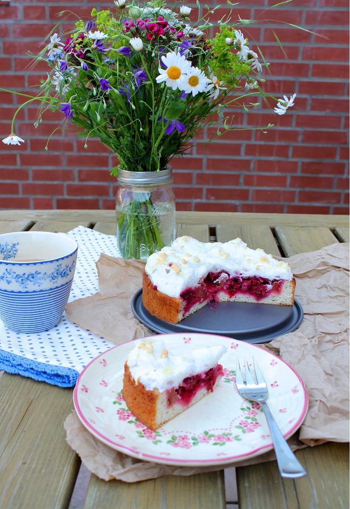 Rezeptbild: Himbeer-Rhabarber-Kuchen