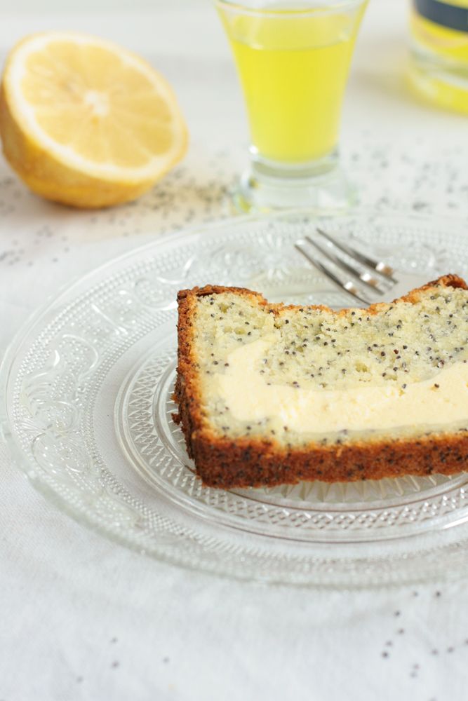 Rezeptbild: Zitronenkuchen mit Mohn und Käsekuchen-Füllung