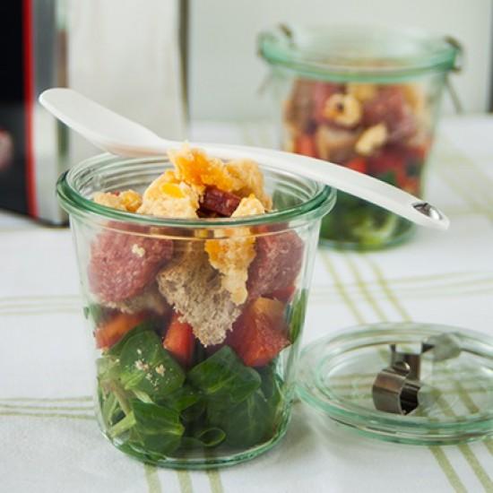 Rezeptbild: Winterlicher Brotsalat mit Gruyere und Wildschweinsalami