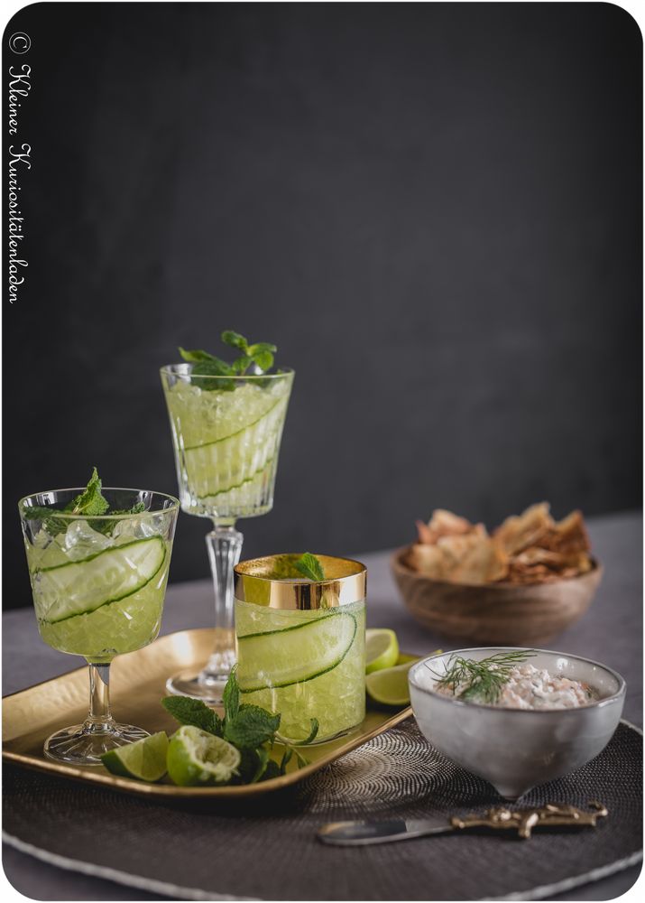 Rezeptbild: Cucumber Gimlet | Olivenölcracker | Räucherlachsdip