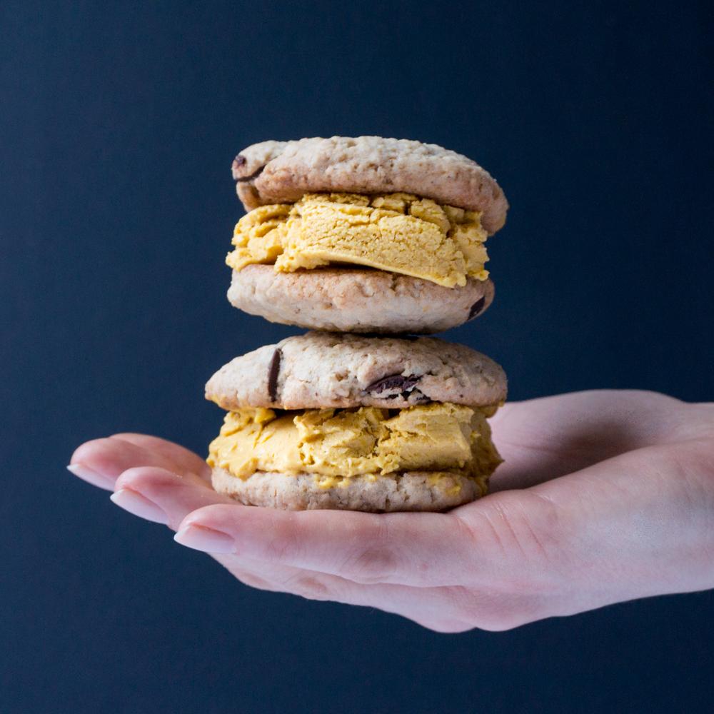 Rezeptbild: Kürbis-Cookie-Eis-Sandwich
