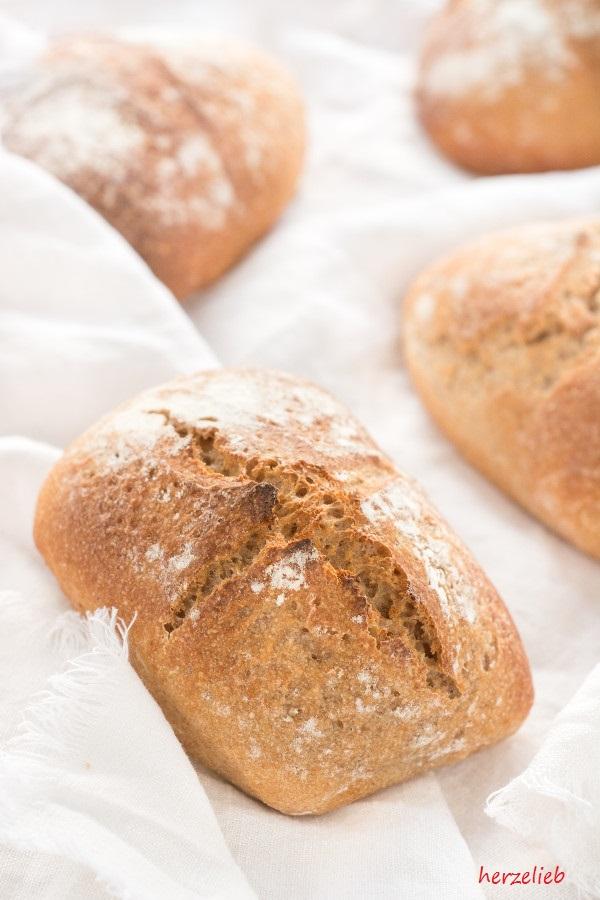 Rezeptbild: Vollkorn-Dinkelbrötchen über Nacht