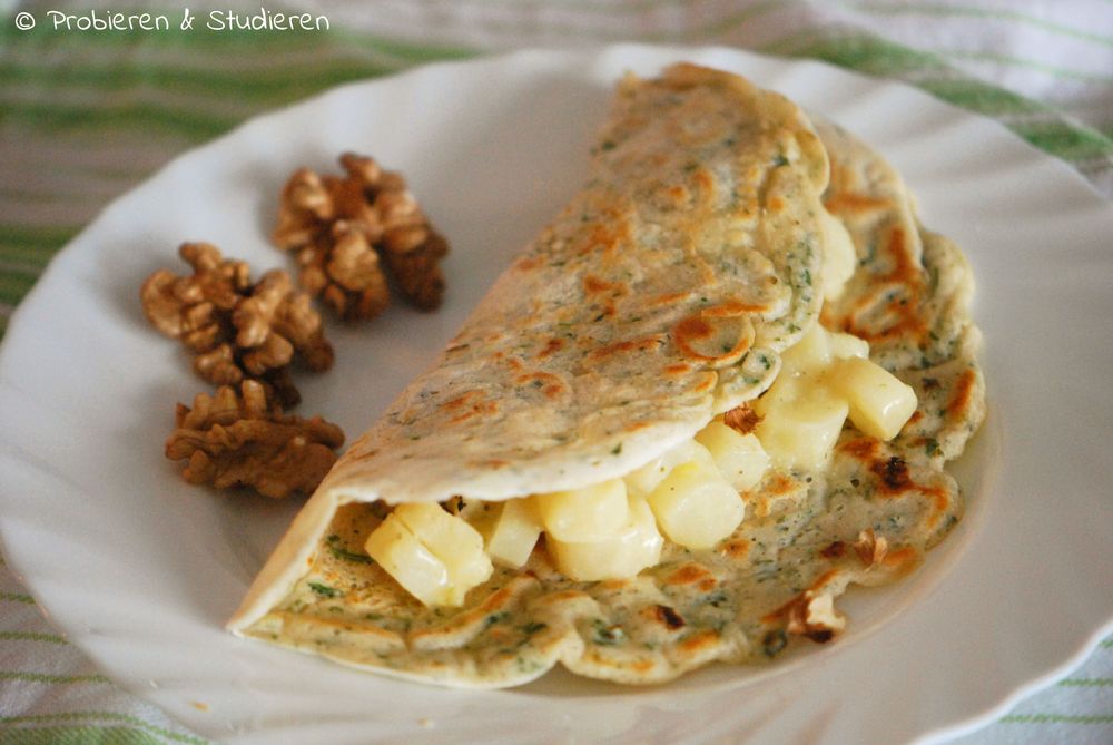 Rezeptbild: Flädle mit Schwarzwurzel-Ragout [Winterspargel im Kräuter-Pfannkuchen]