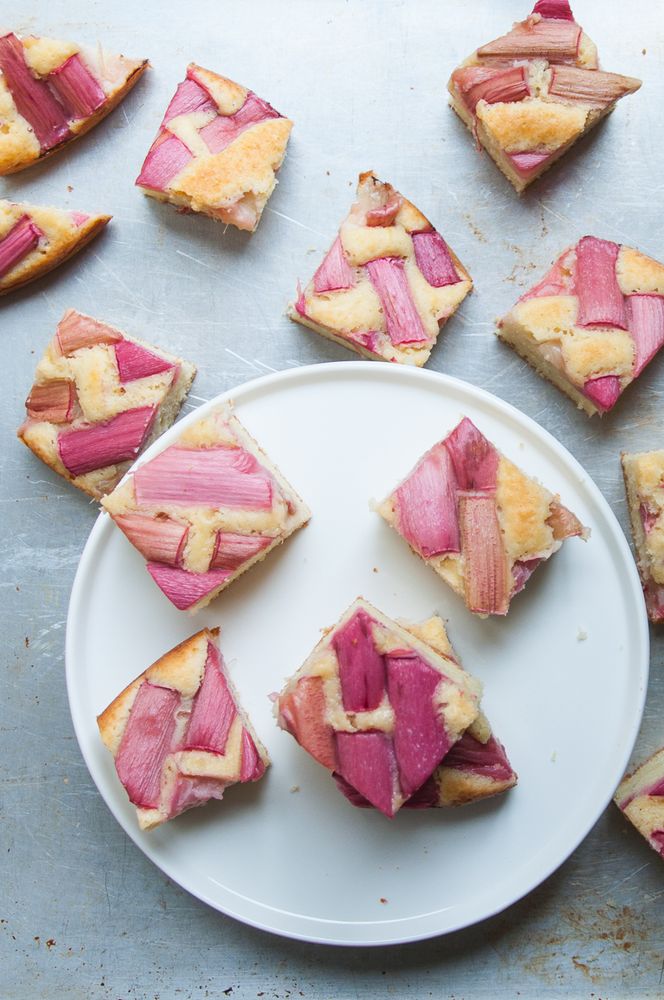 Rezeptbild: Schneller Rührkuchen mit Rhabarber