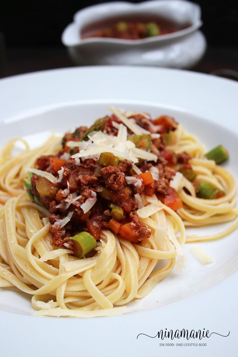 Rezeptbild: Ragù alla Bolognese mit Spargel zu Linguine