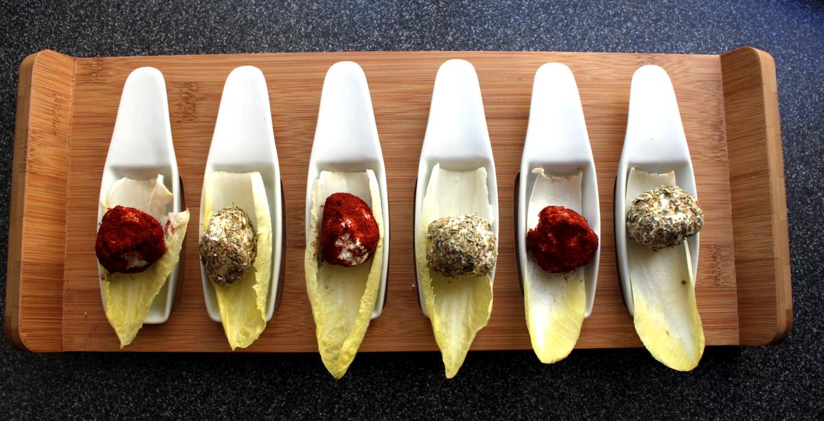 Rezeptbild: Bunte Kaesepralinen