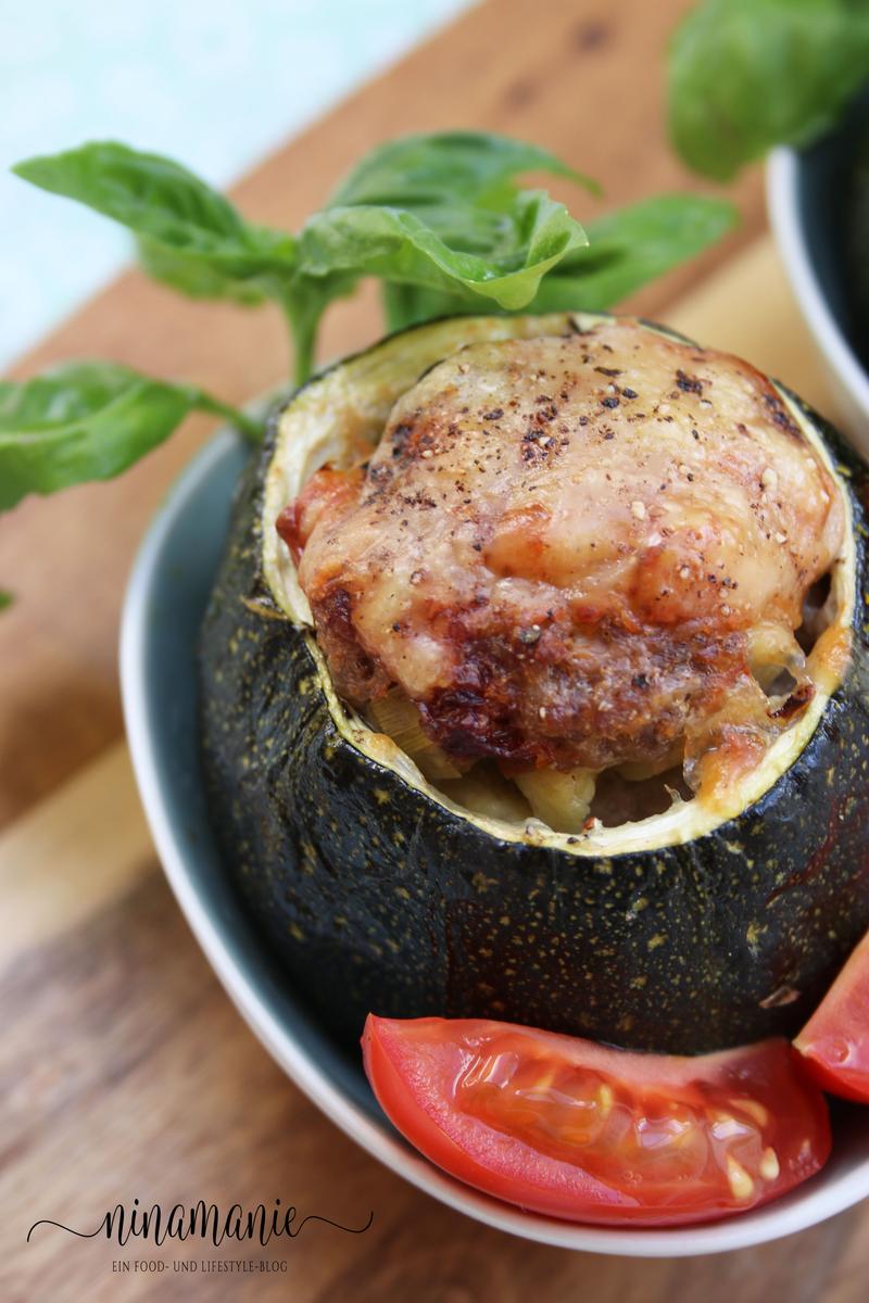 Rezeptbild: Mit Hackfleisch gefüllte Zucchini