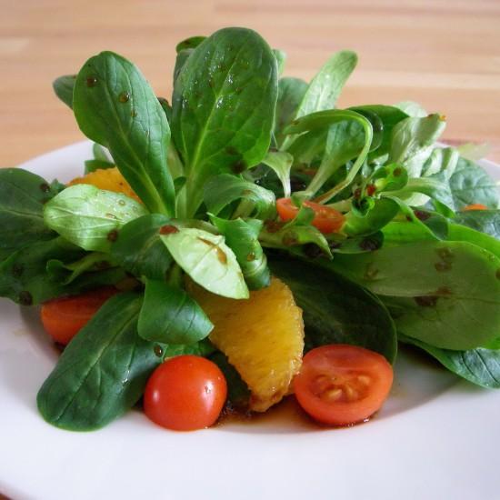 Rezeptbild: Feldsalat mit Orangen-Balsamico-Vinaigrette