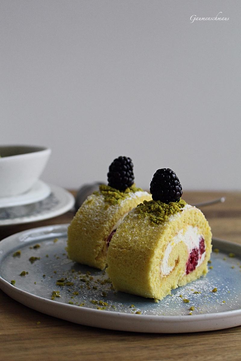 Rezeptbild: Himbeer-Pistazien-Roulade