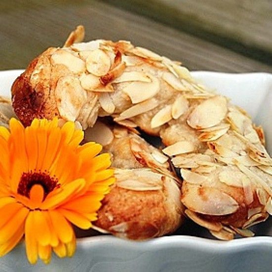 Rezeptbild: Marzipan-Mandel-Hörnchen