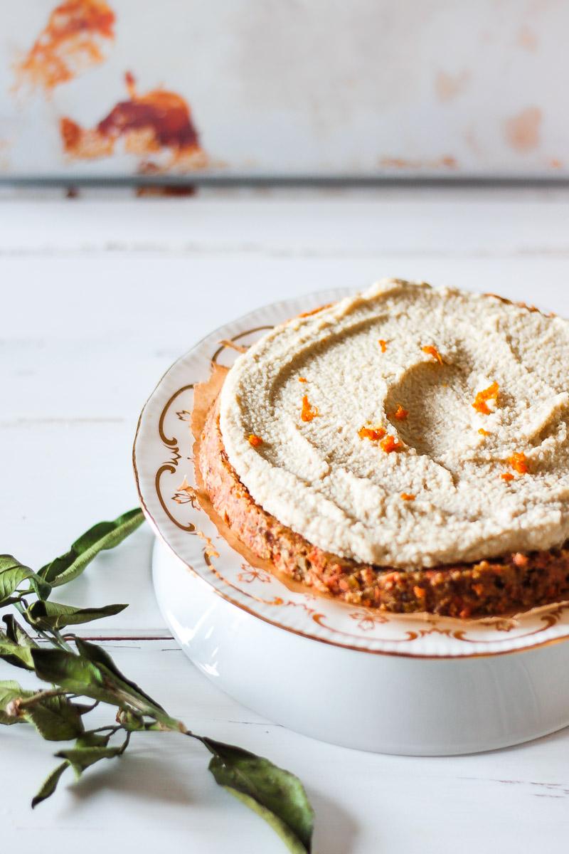 Rezeptbild: Veganer Karottenkuchen mit feinem Orangenaroma
