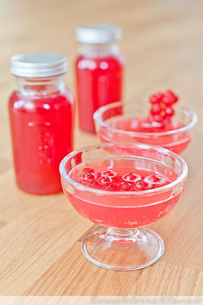 Rezeptbild: Johannisbeer-Apfel-Sirup