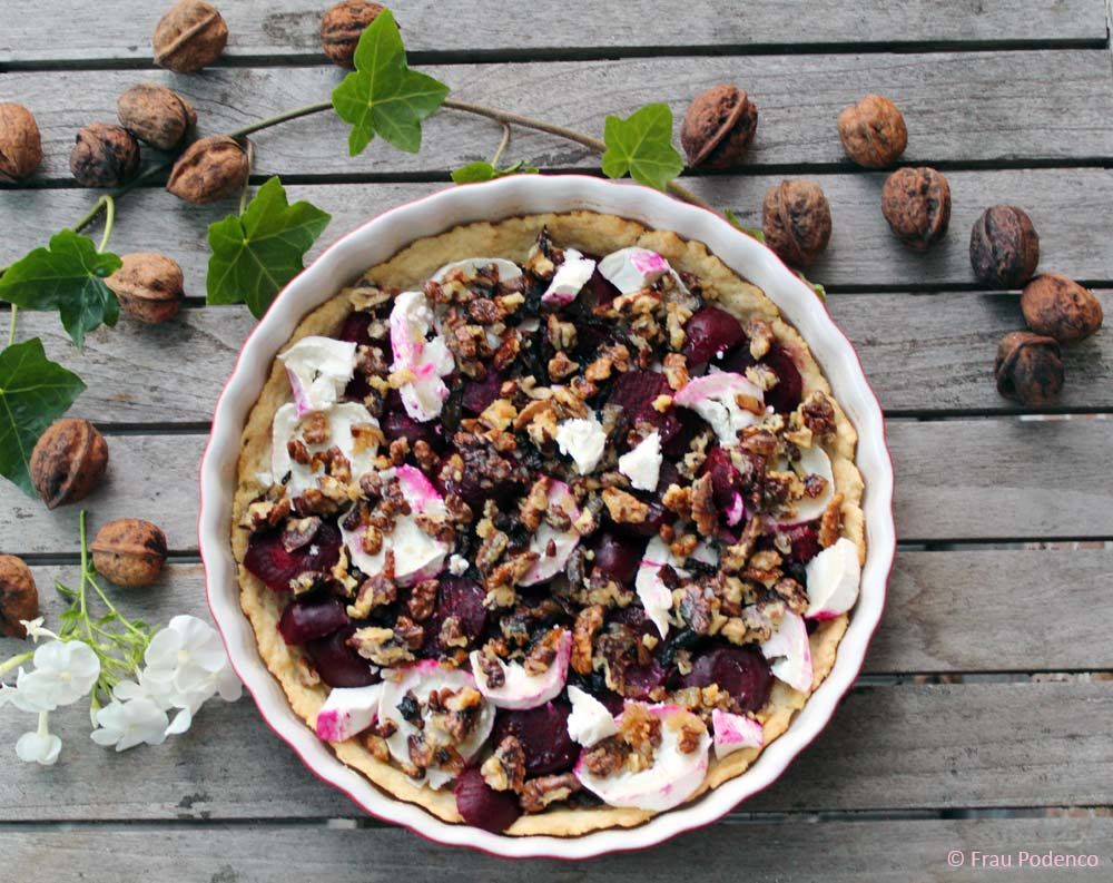 Rezeptbild: Rote Bete Tart mit Ziegenkäse und karamellisierten Walnüssen