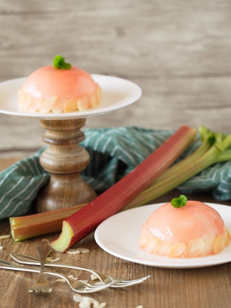 Rezeptbild: Rhabarber-Joghurt-Törtchen