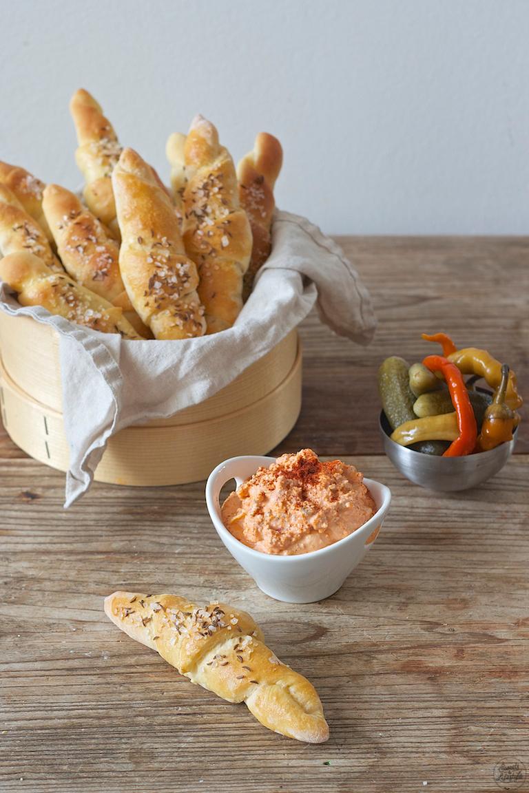 Rezeptbild: Salzstangerl