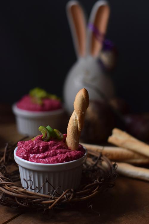 Rezeptbild: Brotaufstrich mit roter Bete und Ziegenfrischkäse