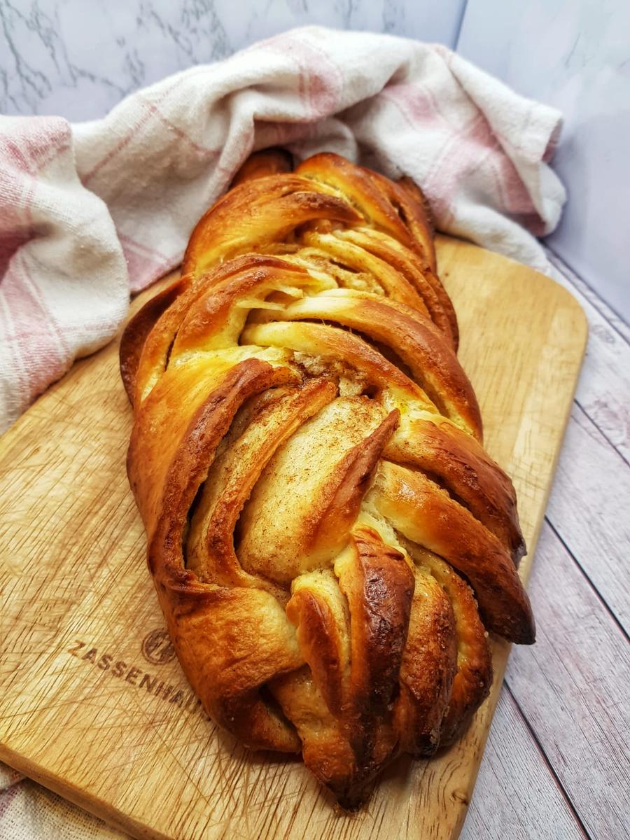 Rezeptbild: Zimt-Hefezopf