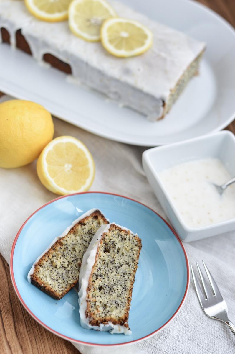 Rezeptbild: Zitronen-Mohn-Kuchen