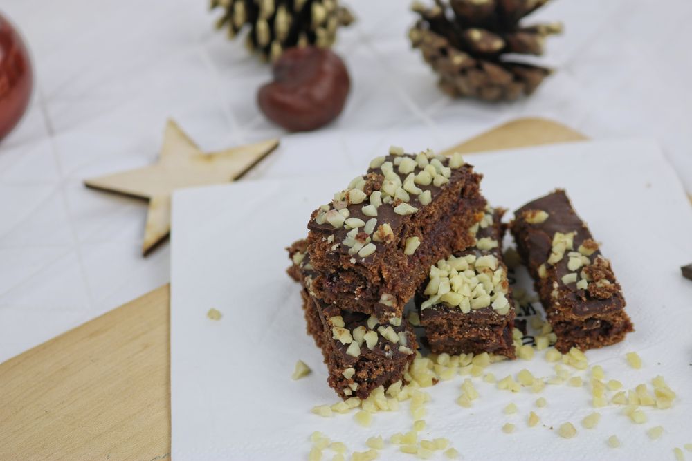 Rezeptbild: Schokoladenbrot mit Kirschmarmelade