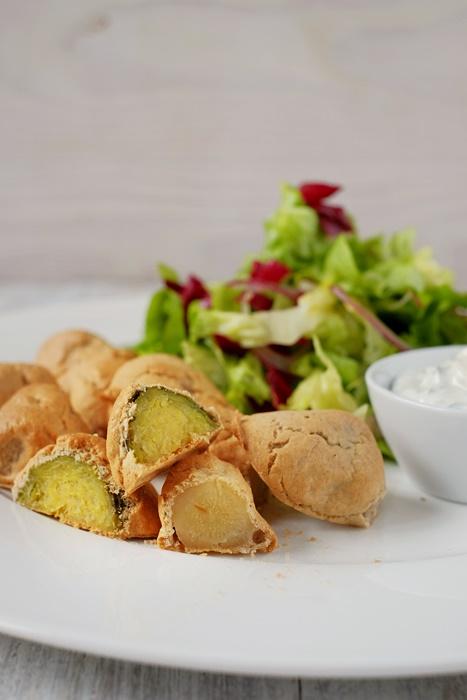 Rezeptbild: Schwarzwurzeln & Rosenkohl im Buchweizen-Backteig