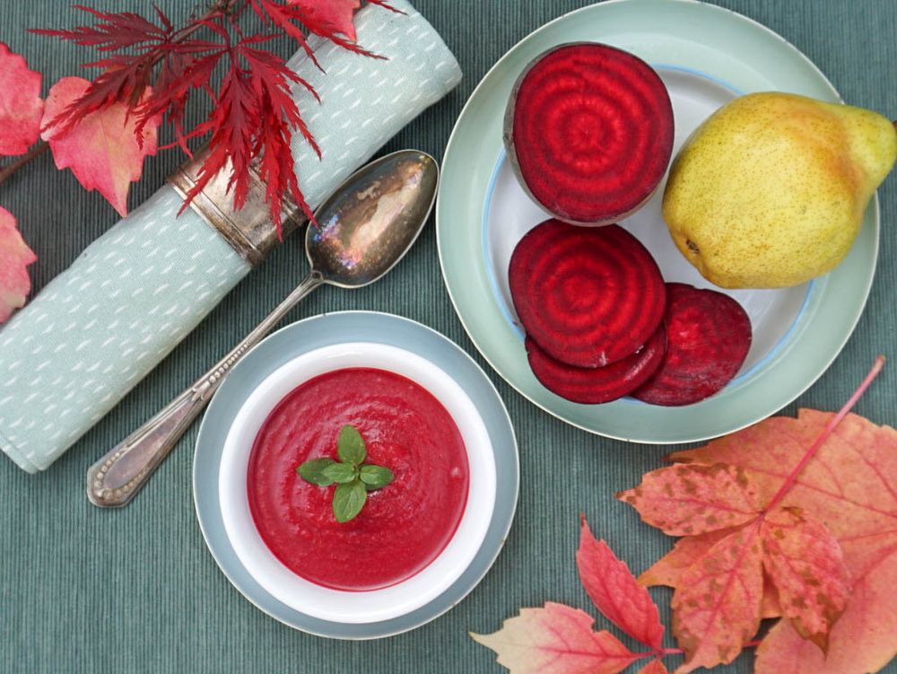 Rezeptbild: Rote Rüben Suppe mit Birne