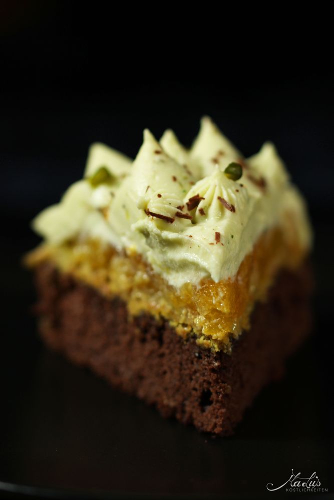 Rezeptbild: Feine Aprikosentorte mit Zitrone, Estragon und Knuspereffekt