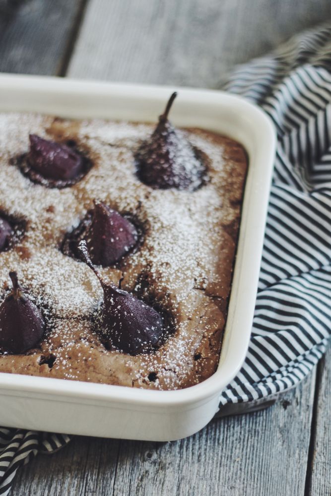 Rezeptbild: Brownies mit Rotweinbirnen