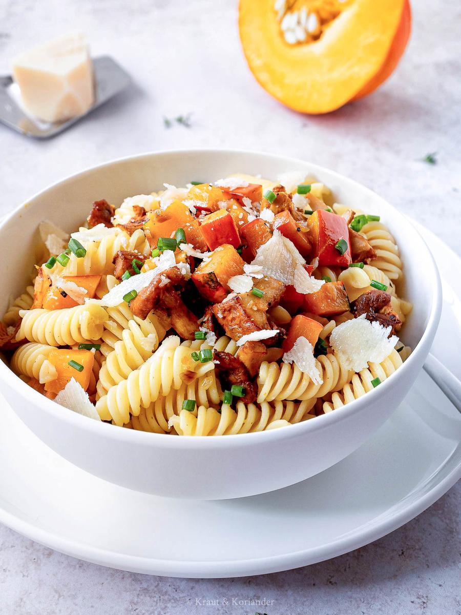 Rezeptbild: Nudeln mit Kürbis und Eierschwammerl