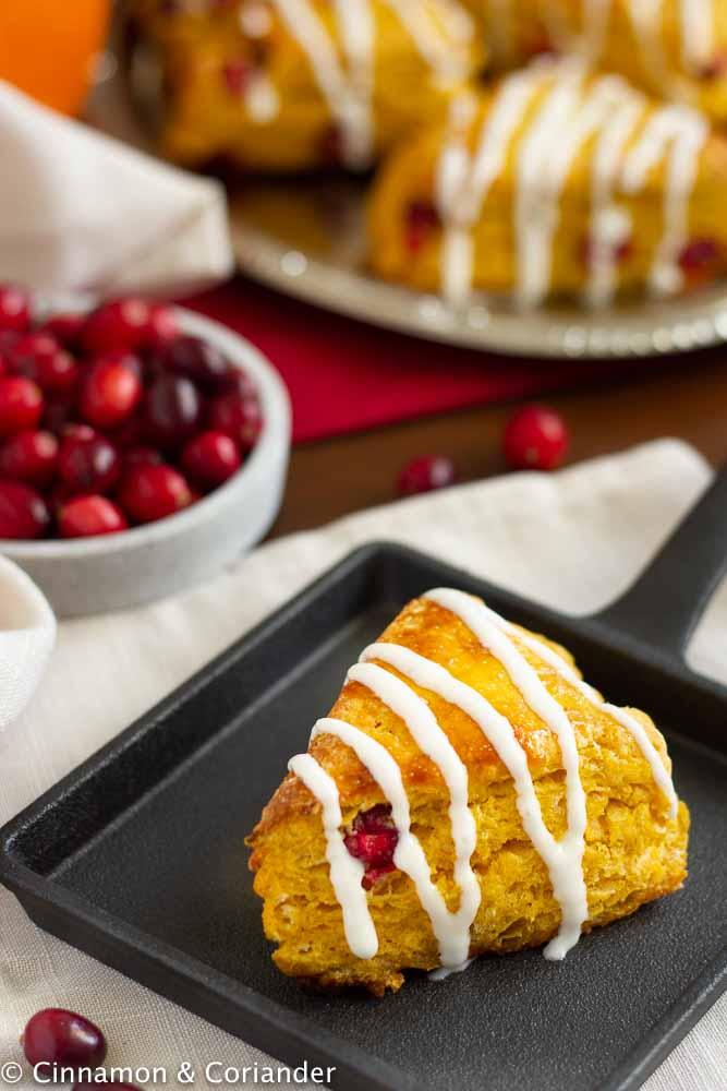 Rezeptbild: Saftige Kürbis Scones mit Cranberries 