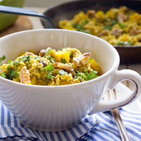 Rezeptbild: Gelbe Linsen-Couscous-Pfanne mit Walnüssen