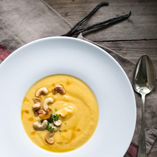 Rezeptbild: Süßkartoffel-Möhrensuppe mit Vanille