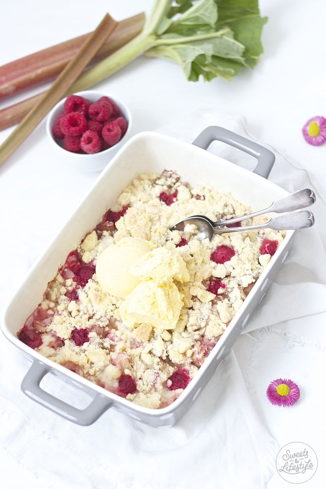 Rezeptbild: Rhabarber Crumble