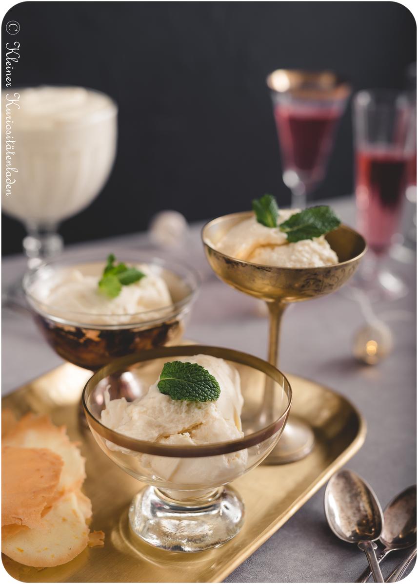 Rezeptbild: Mousse au Chocolat blanc mit Orangenhippen