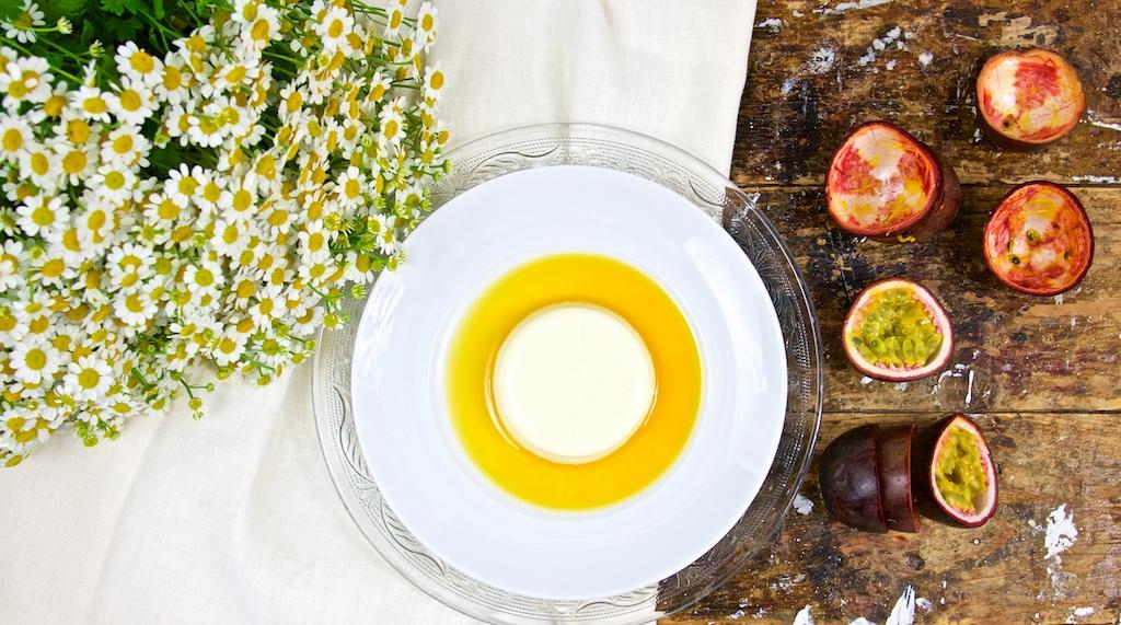 Rezeptbild: Ingwer-Panna cotta mit Passionsfrucht-Coulis