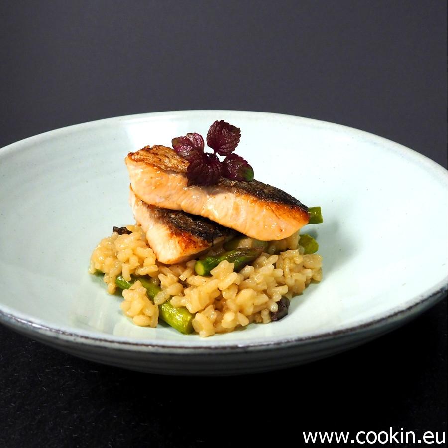 Rezeptbild: Spargelrisotto mit Lachs