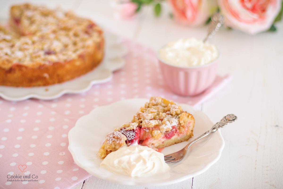 Rezeptbild: Rhabarber-Streuselkuchen mit Pudding