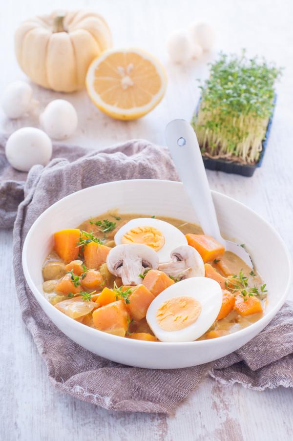 Rezeptbild: Kürbis-Curry mit Ei