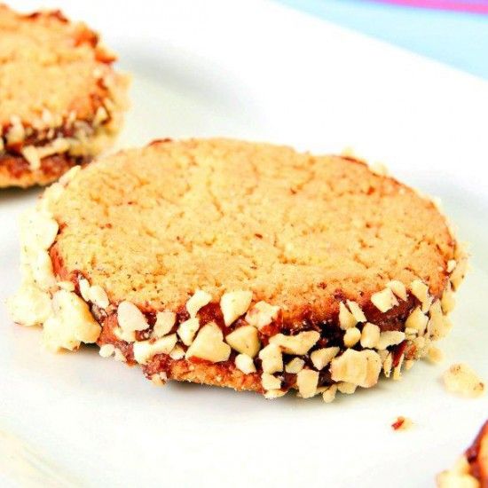 Rezeptbild: Haselnusskekse mit Nutellafuellung