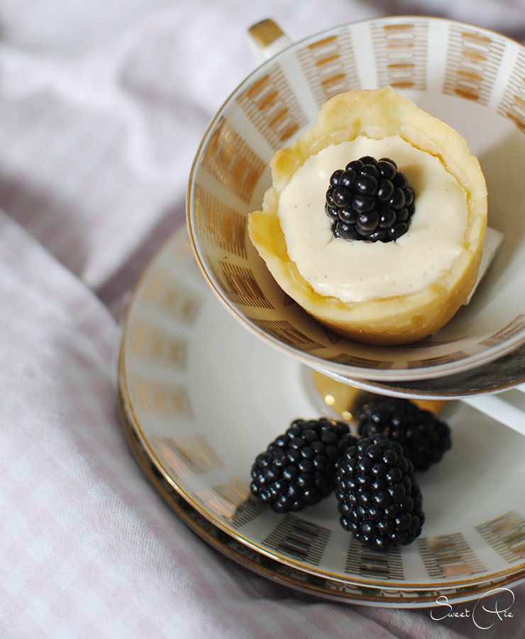 Rezeptbild: Cheesecaketörtchen mit Brombeeren