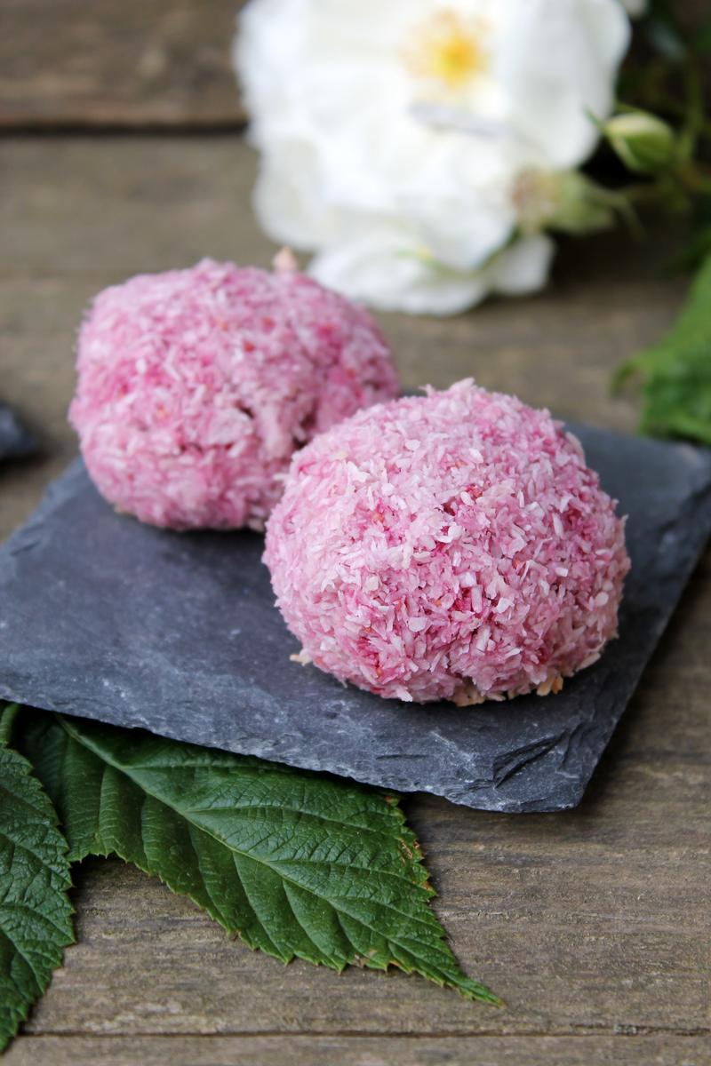 Rezeptbild: Himbeer-Kokos-Makronen